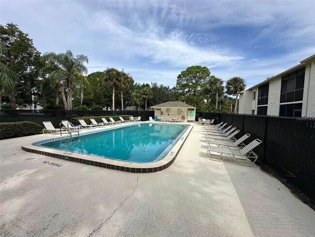 Building Photo - 208 Cypress Ct