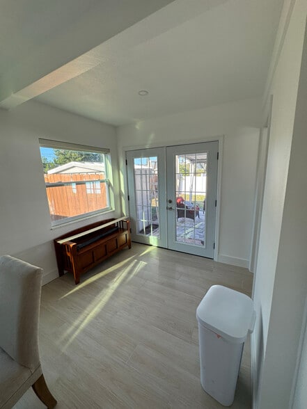 Building Photo - 11423 77th Ave