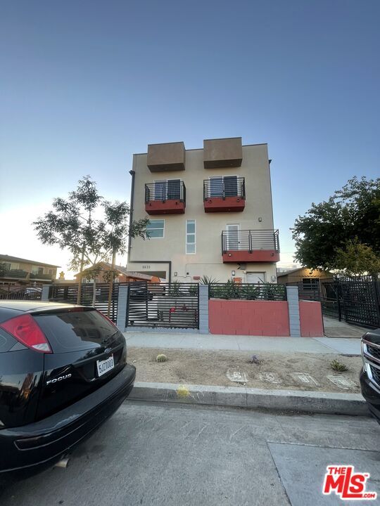 Building Photo - 6633 Troost Ave