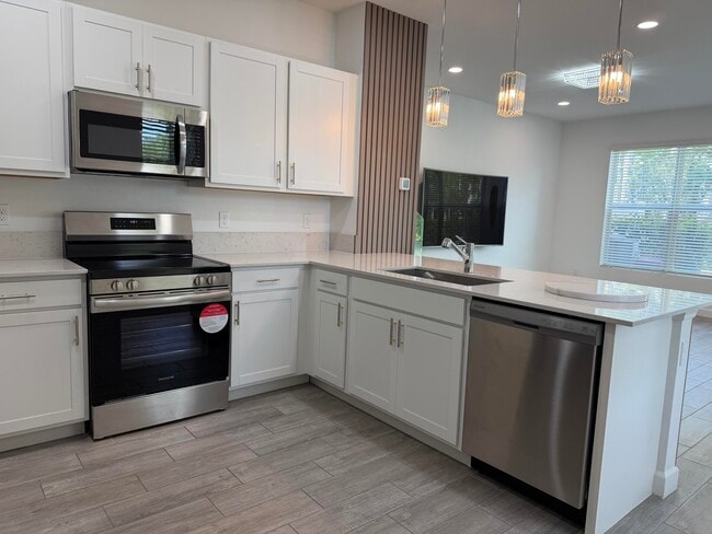 Building Photo - 4416 Hammock Grove Dr