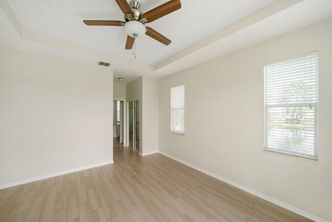 Building Photo - 10419 SW Southgate Ct