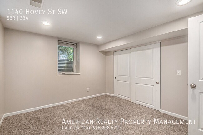 Building Photo - 1140 Hovey St SW