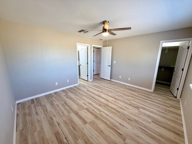 Building Photo - Beautifully Updated 3 Bedroom, 2 Bathroom ...