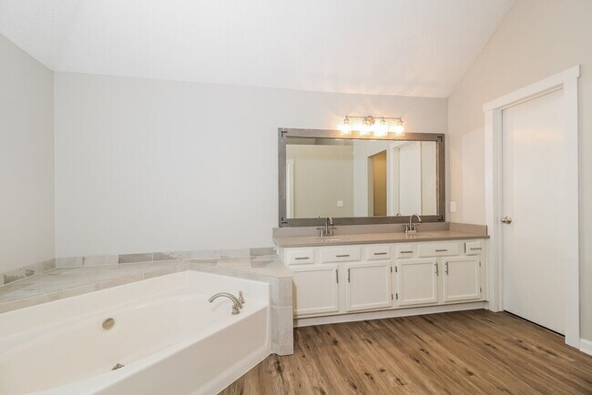 Building Photo - 1221 Settlers Way