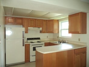 Building Photo - 715 W Cherry Ln