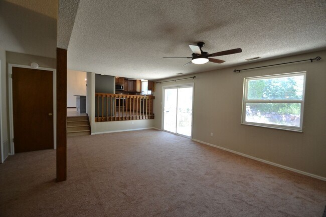 Building Photo - Westside 4 Bedroom with AC!