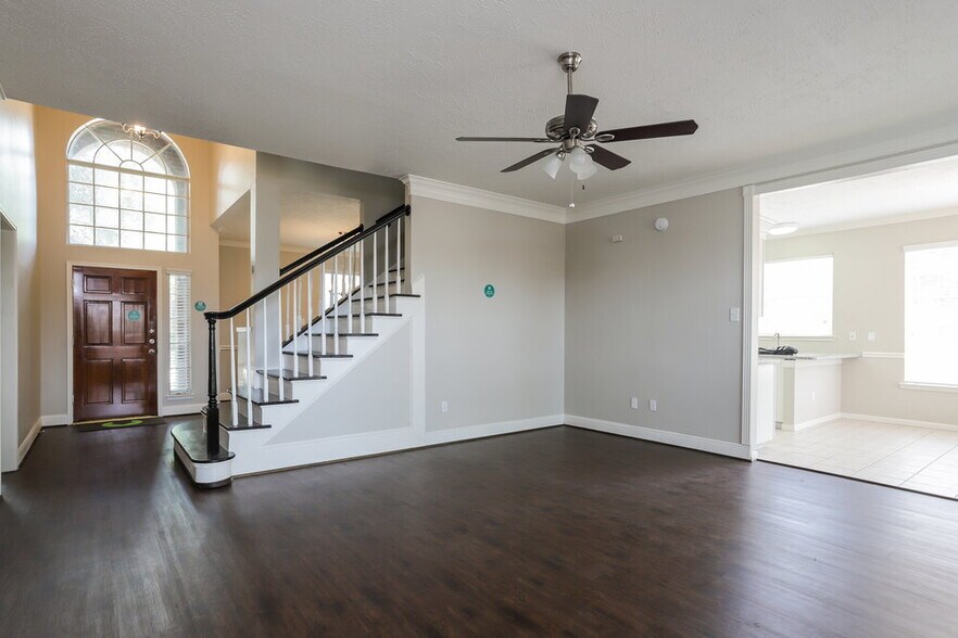 Building Photo - 15303 Goodman St