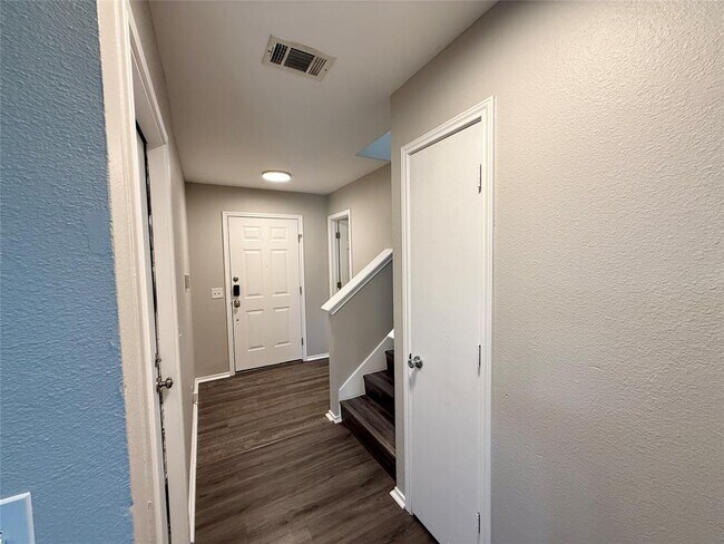 Building Photo - 17212 Hamilton Point Cir