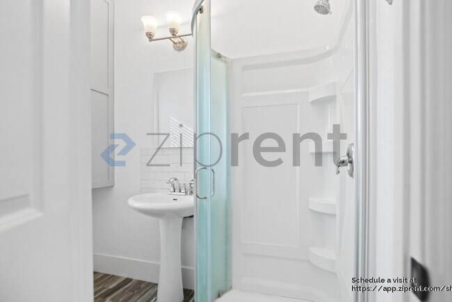 Building Photo - 24518 Karina St