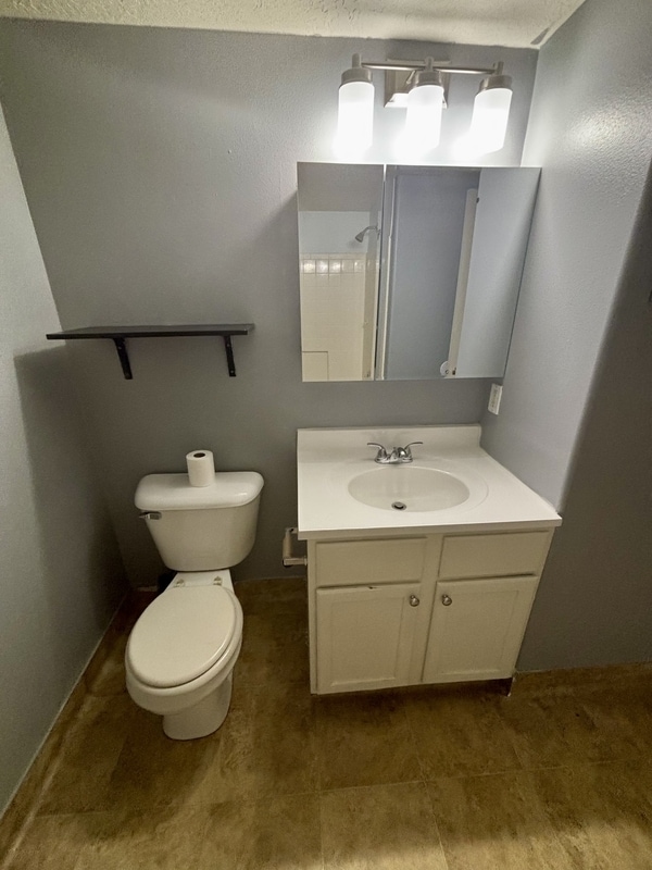 Building Photo - 215 S 1050 W