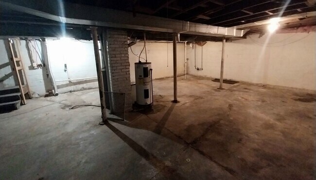Building Photo - 11123 E 10 S