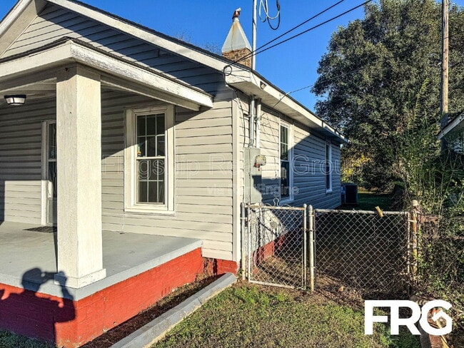 Building Photo - 914 Seaboard St