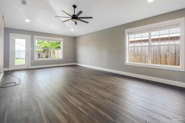 Building Photo - 3057 Illinois Pl