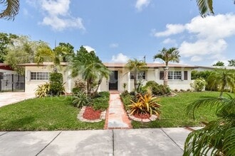 Building Photo - 16941 SW 119th Ct