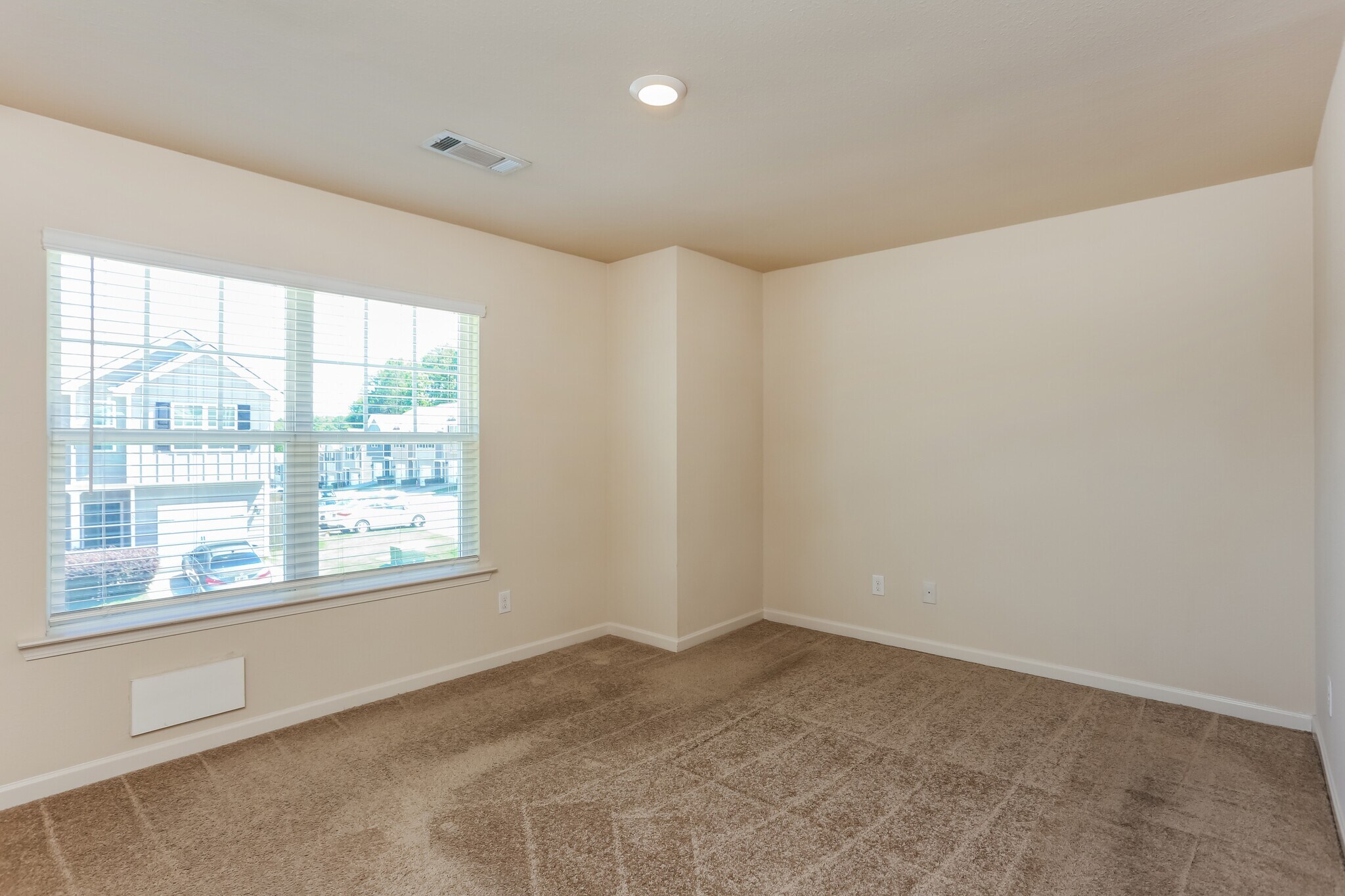 Building Photo - 408 Highwood Ln