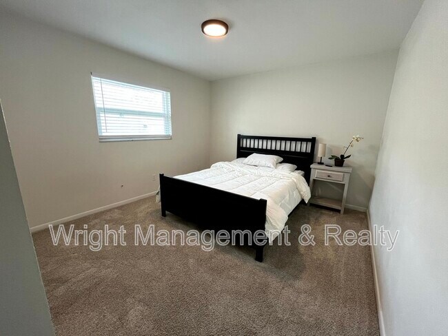 Building Photo - 1403 Stonehaven Way