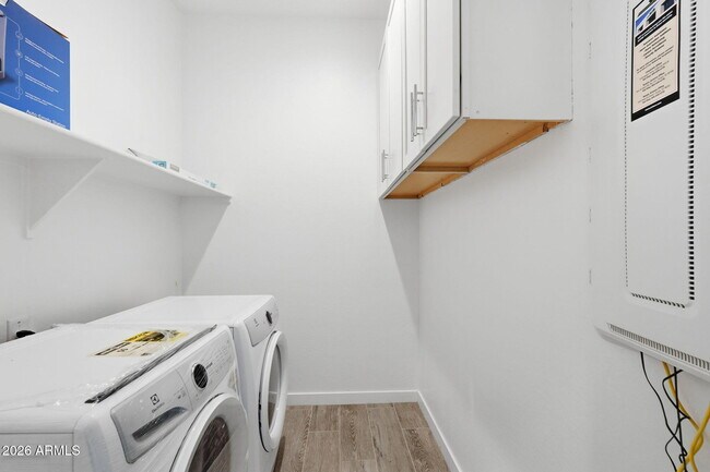 Building Photo - 204 E Taurus Pl