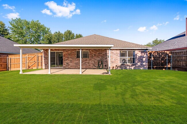 Building Photo - 2710 Stone Creek Ln