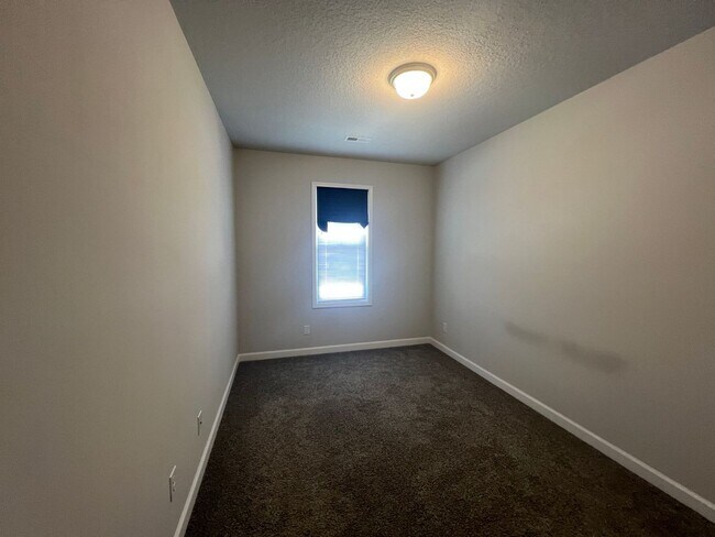 Building Photo - 210 Shallowbag Bay Ln