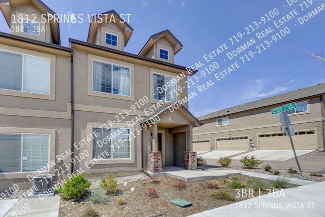 Building Photo - Beautiful 3 Bedroom Townhome Near I-25