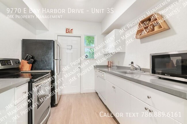 Building Photo - One Bedroom, One Bathroom, Available NOW I...