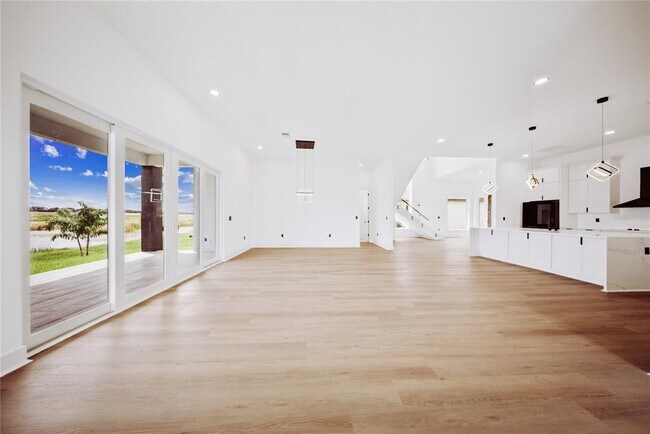 Building Photo - 156 Caladium Ave