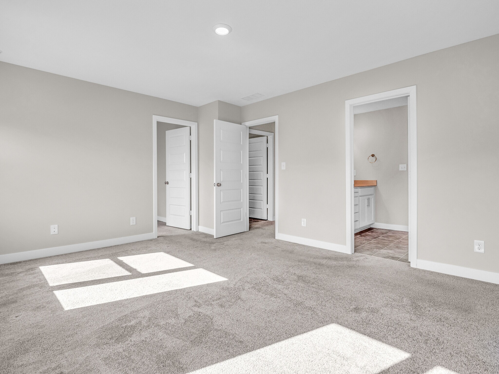 Building Photo - 8238 Bostic Dr