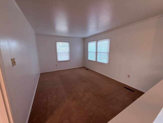 Building Photo - 120 Flagg Ct