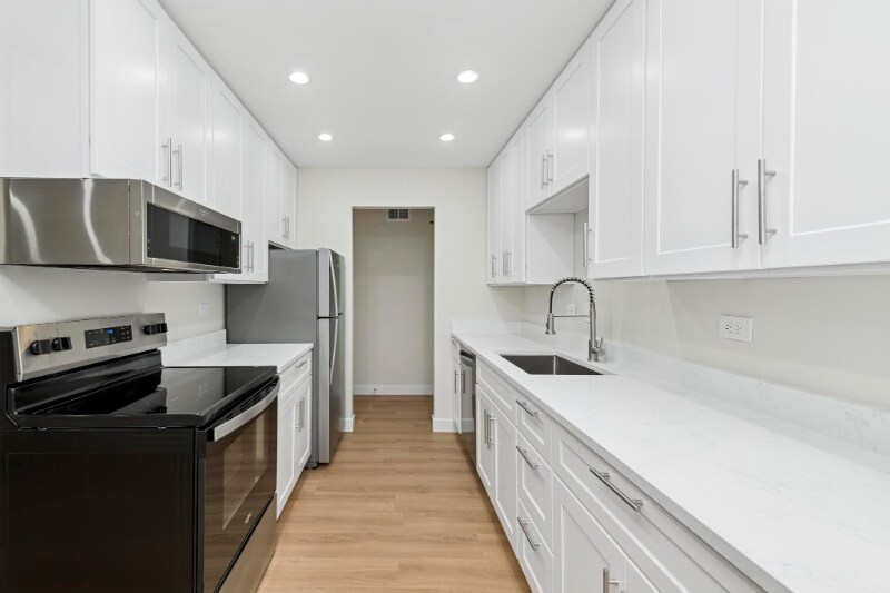 Building Photo - 700 Perrie Dr