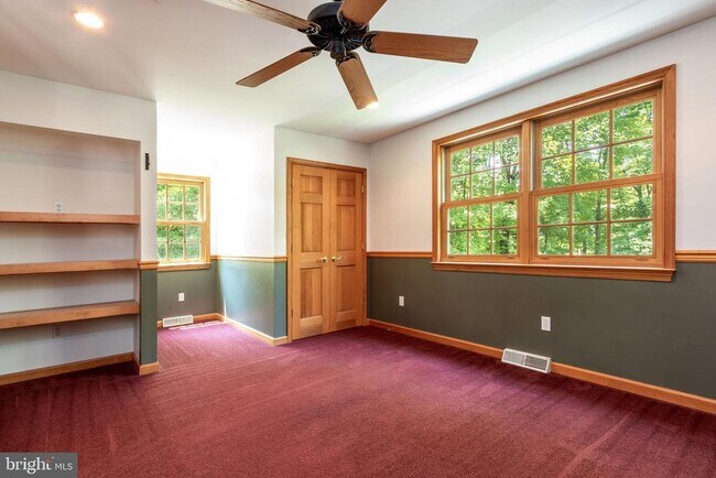 Building Photo - 1577 Chestnut Ridge Rd