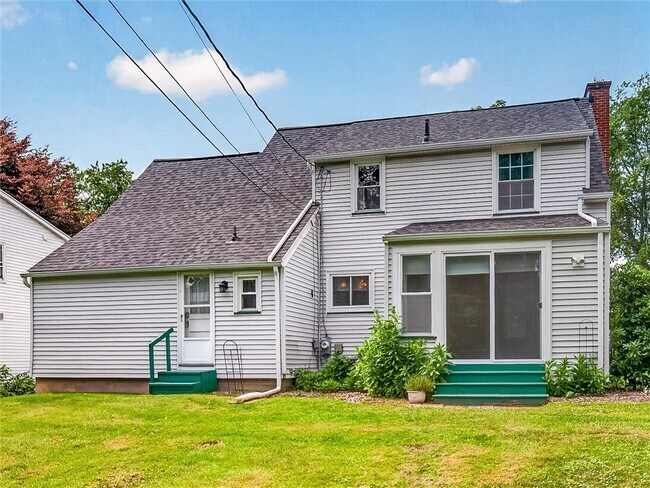 Building Photo - 82 Clovercrest Dr