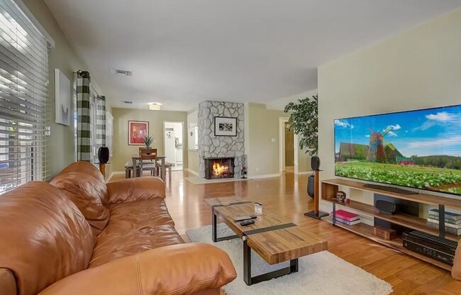 Building Photo - 20426 Lorne St