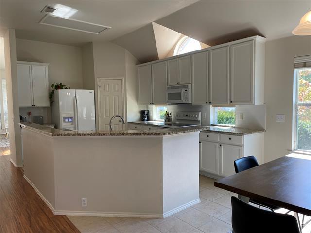 Building Photo - 2616 Travis Dr