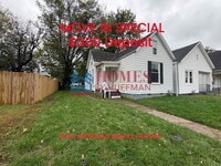 Building Photo - Two Bedroom House | Move in Ready | Move I...