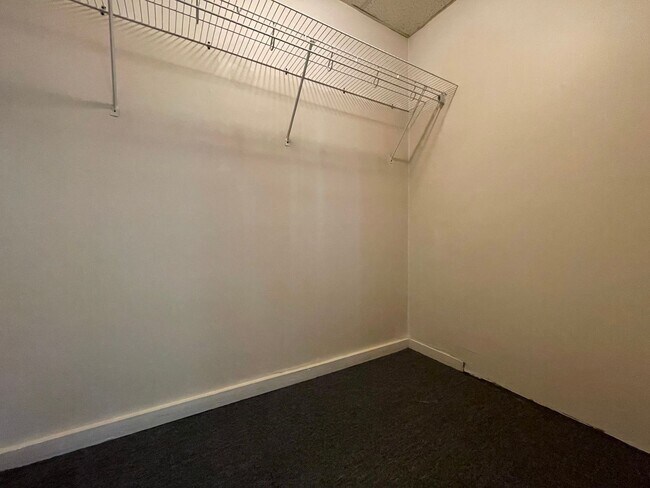 Building Photo - 68 Laval St