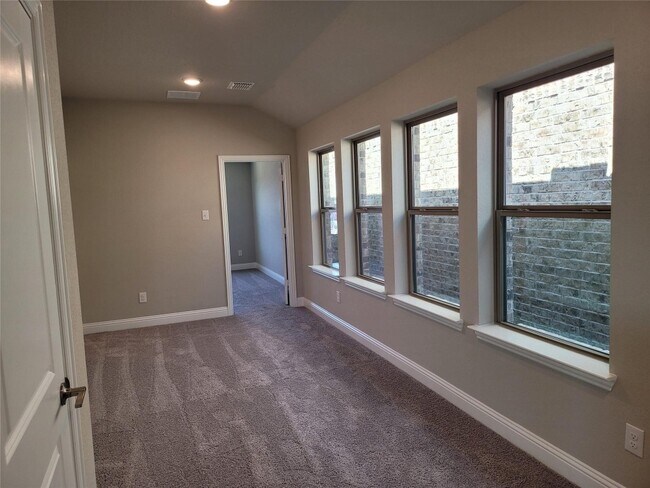 Building Photo - 124 Settlers Wy