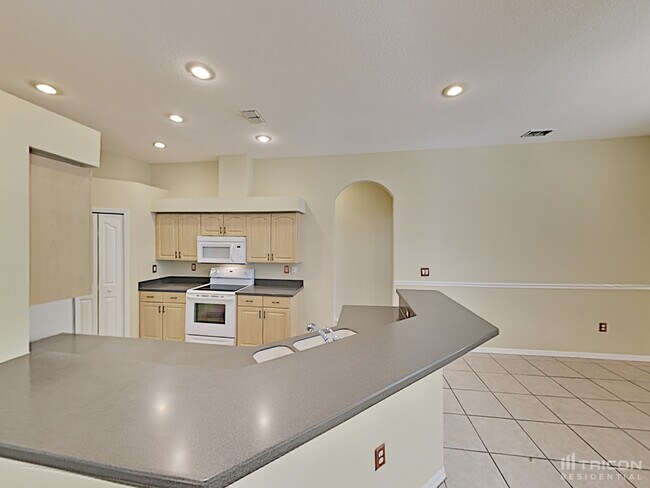 Building Photo - 1504 Canoe Drive Lutz FL