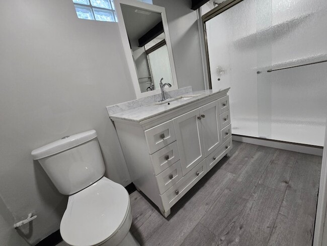 Building Photo - 7230 Beech Ave