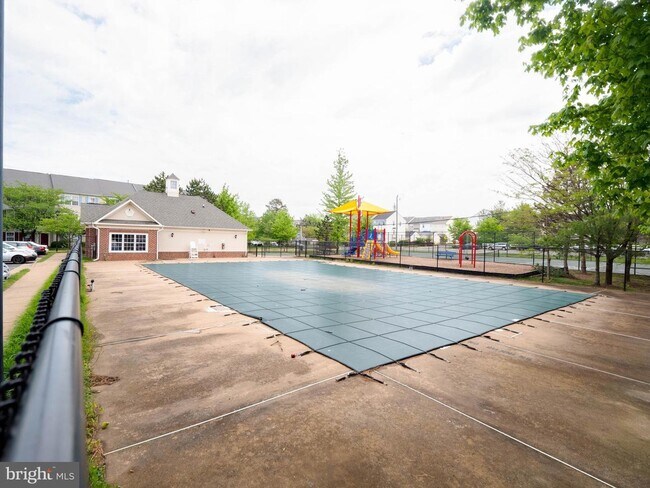 Community Pool - 22985 Whitehall Ter