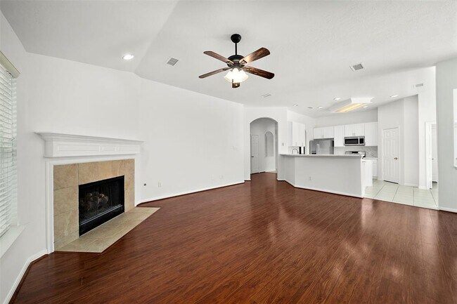 Building Photo - 83 Hidden Meadow Dr