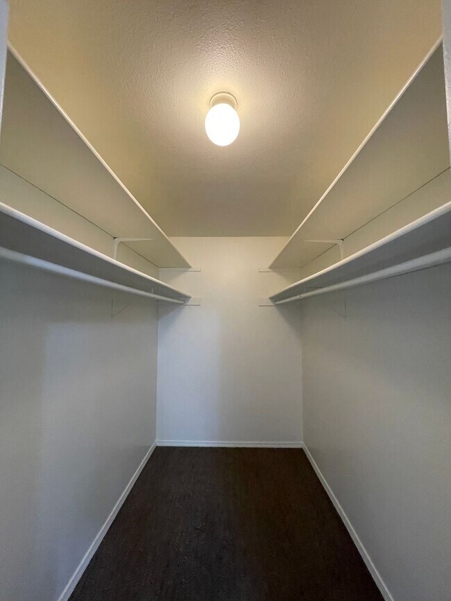 Building Photo - 10845 W Ustick Rd