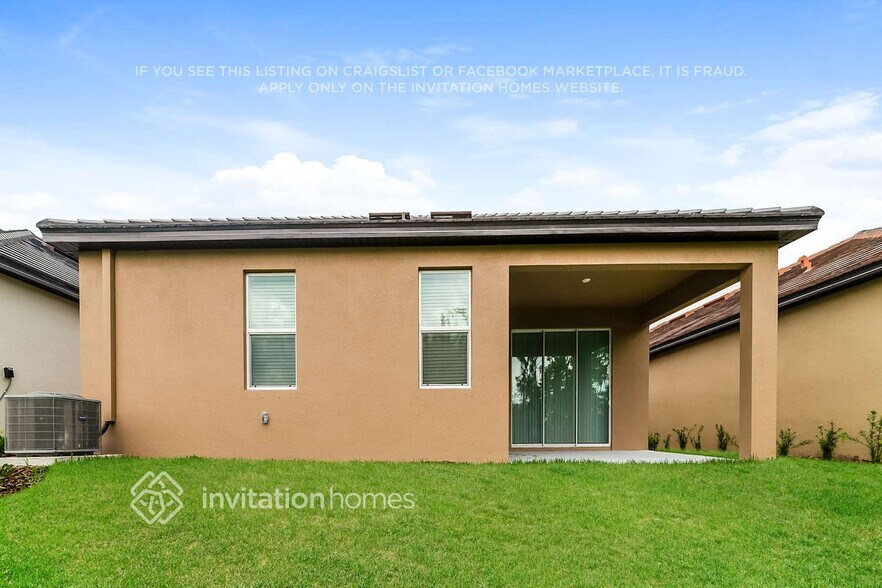 Building Photo - 14338 17th Ct E