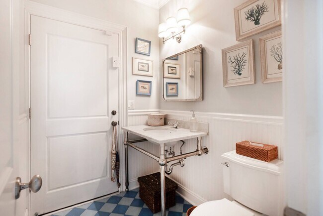 Building Photo - 29 Meadows E