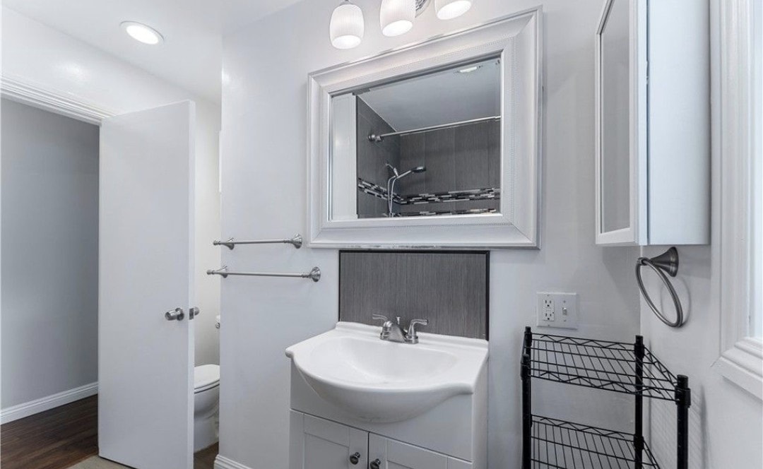 Building Photo - 1218 E Washington Blvd