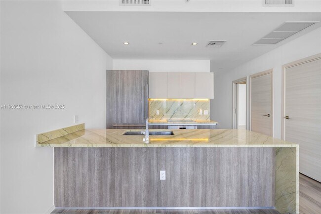 Building Photo - 801 S Miami Ave