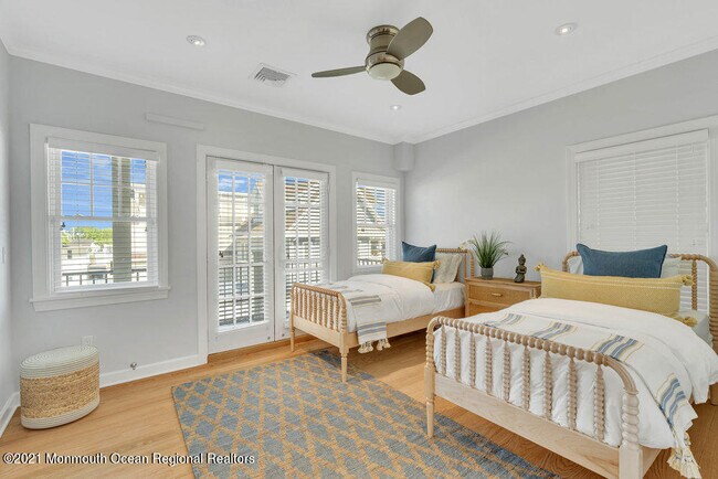 Building Photo - 1302 Ocean Ave N