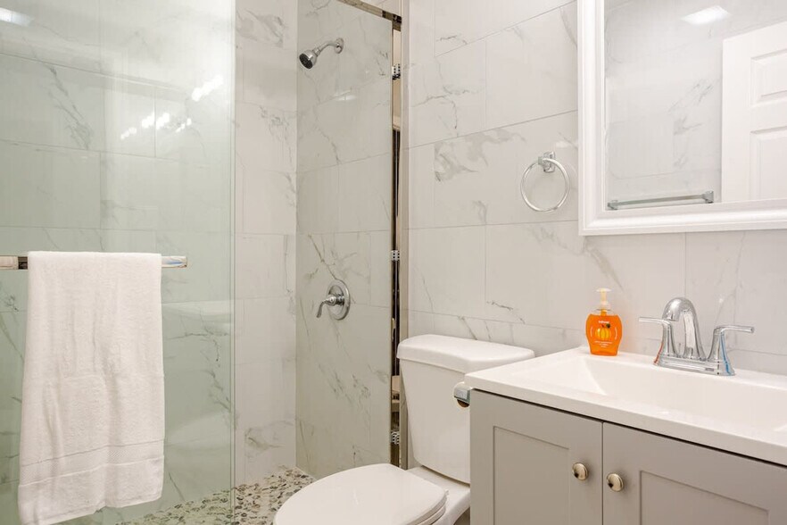 Building Photo - 1816 S 9th St