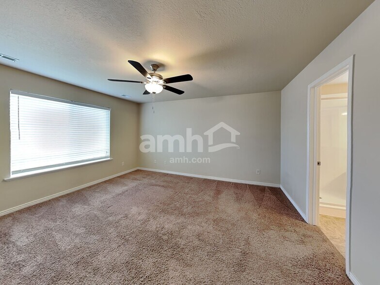 Building Photo - 3501 Bay Ct