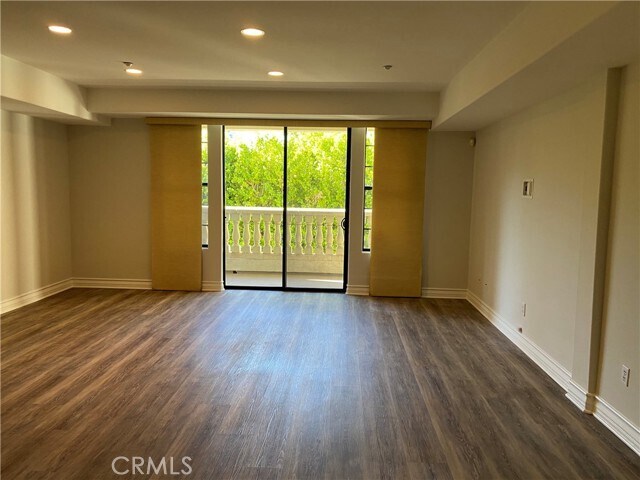 Building Photo - 107 N Swall Dr