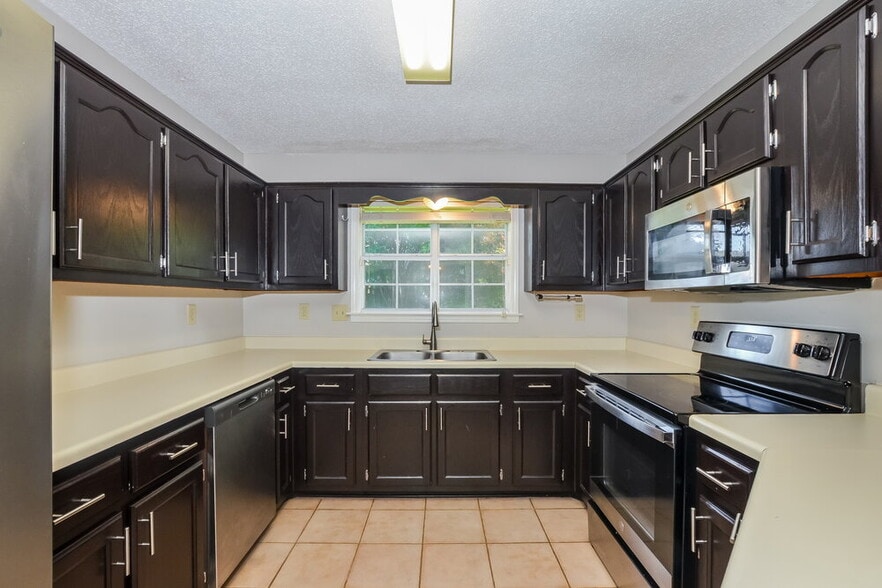 Building Photo - 6641 Bright Star Ln